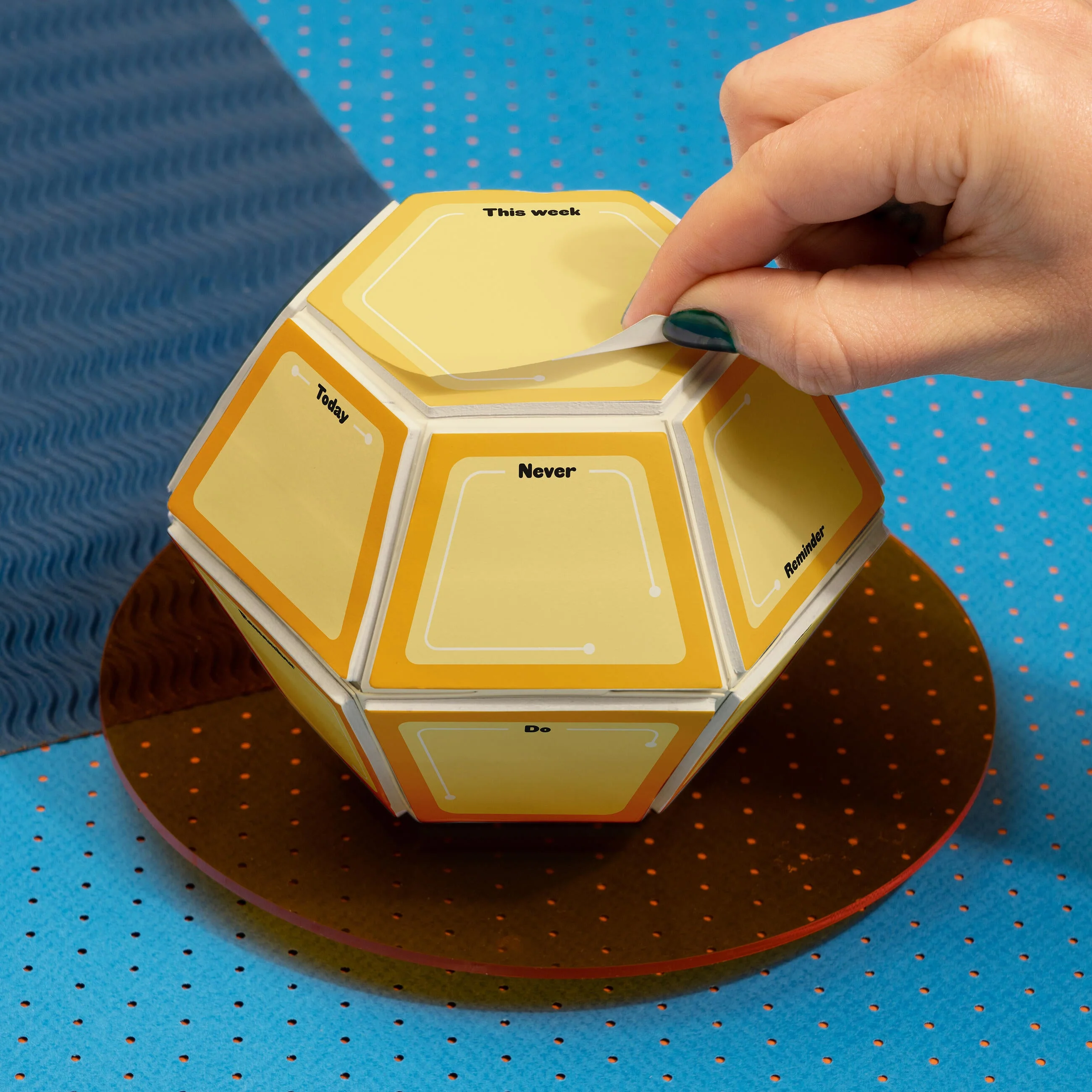 Sticky Note Ball - Image 4